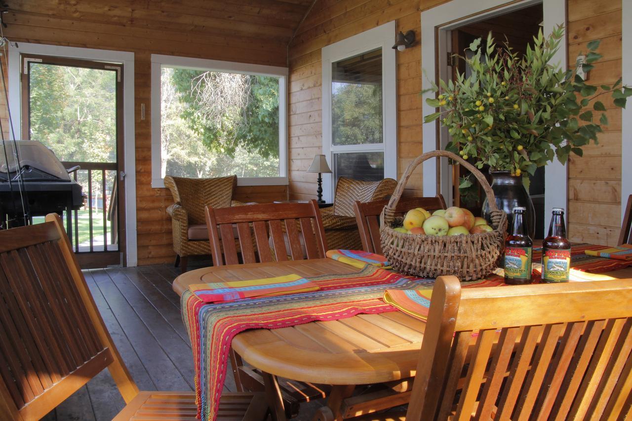Willow Creek Coho Cottages מראה חיצוני תמונה